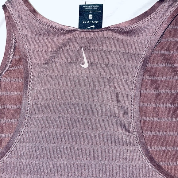 Nike Yoga Dri-Fit Women's Tank Top Sz 1X - Picture 3 of 4